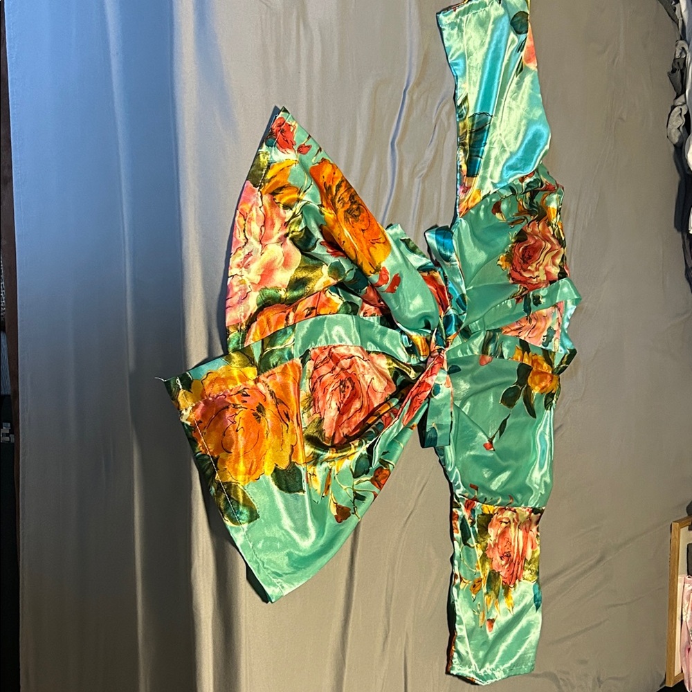 Floral satin kimono
